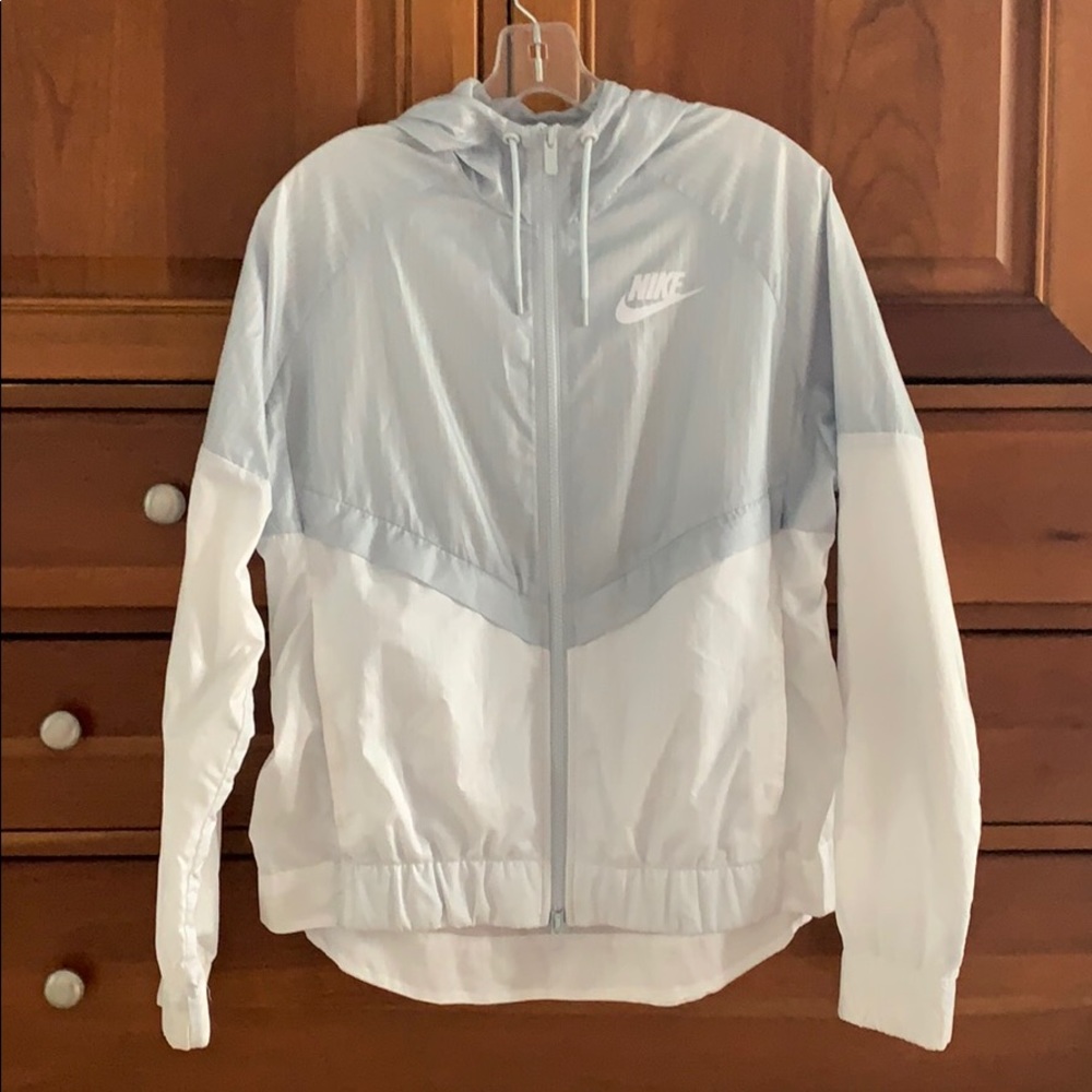 NIKE WHITE AND GRAY ZIPUP WINDBREAKER